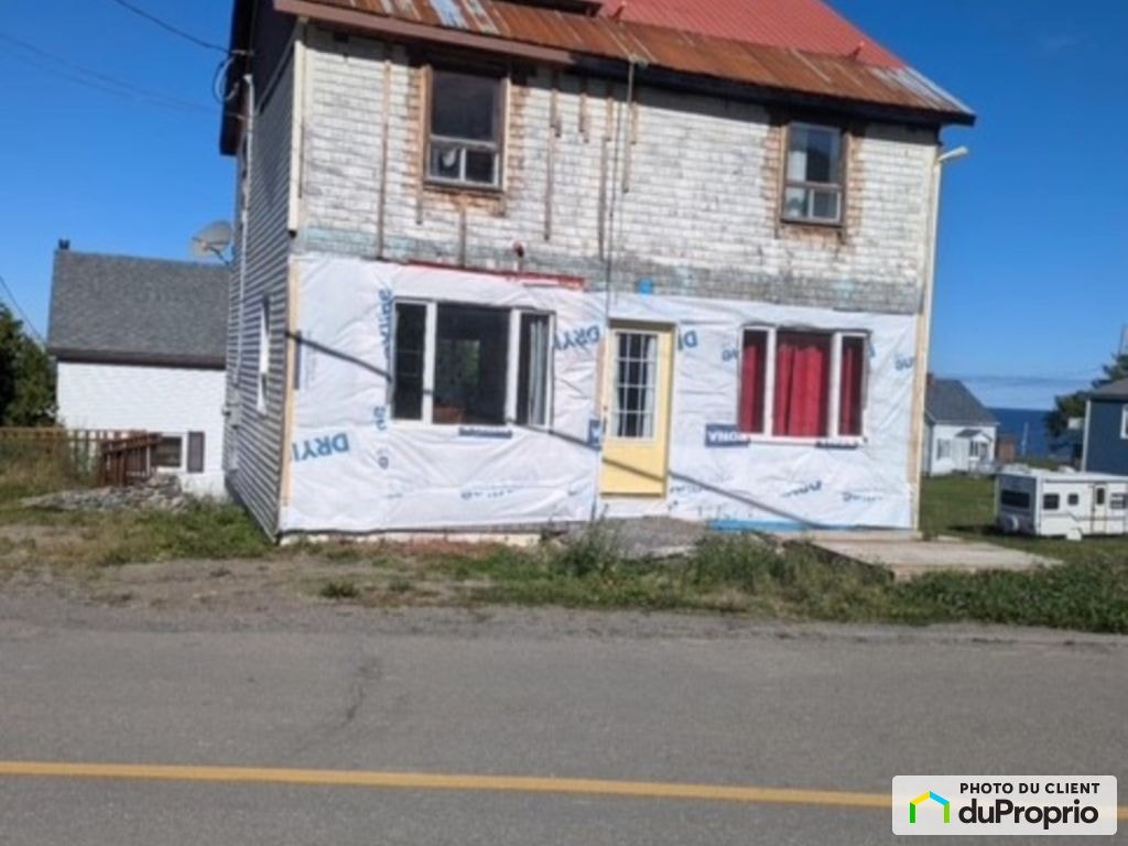 $82,000 - Cottage for sale in Gaspe — photo 1