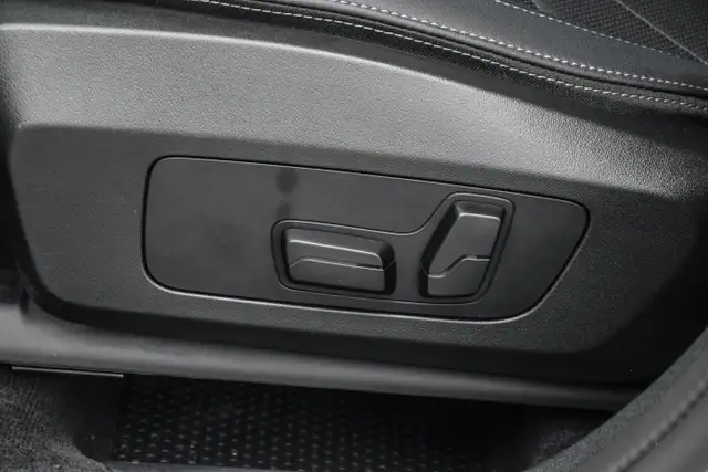 2025 BMW X1 xDrive28i AWD * Cuir * Carplay et Android        * L in Cars & Trucks in City of Montréal - Image 14