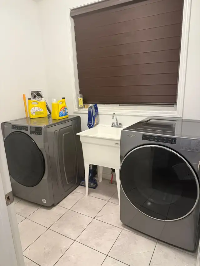 Private room for rent in Other in Oakville / Halton Region - Image 3