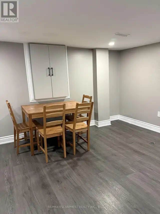 LOWER - 22 GRAHAM AVENUE N Hamilton (Delta), Ontario in Long Term Rentals in Hamilton - Image 10