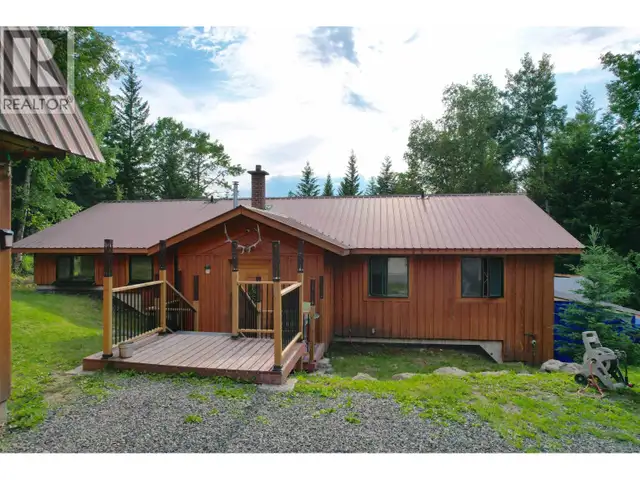 7524 THOMAS POINT ROAD 100 Mile House, British Columbia in Houses for Sale in 100 Mile House - Image 4