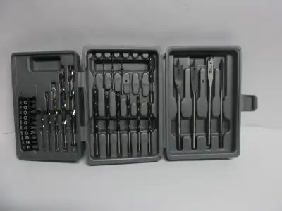 NEW--FULL SET OF DRILL BITS (20) .ALSO SET OF SAWS SAL BLADES, jig saw blades , large flash light go...