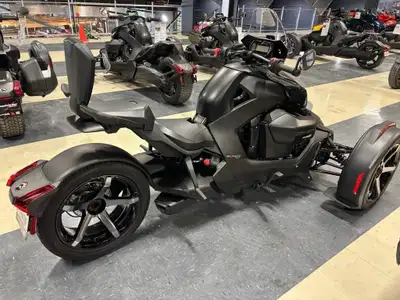 2024 Can-Am ryker sport 2024 Can-Am ryker sport Découvrez le Can-Am Ryker Sport 2024 d'occasion chez...