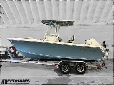 2022 Sailfish 220 CC The Sailfish 220CC is one of the most popular 22-foot center consoles on the ma...