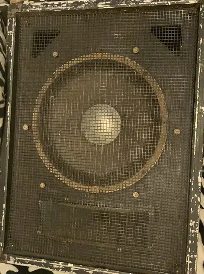 2 Vintage Yorkville Sound 4812r Speakers, View more