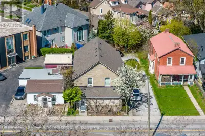 Well-maintained downtown FIVEPLEX! A rare investment opportunity! Located just steps from Montebello...