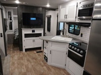 SALE PRICE: $32,800 **ASK US HOW TO RECEIVE A PRICE DISCOUNT WITH DEALER ARRANGED FINANCING O.A.C.**... (image 9)