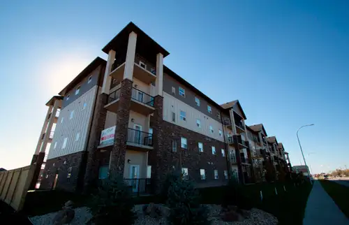 Welcome home to Ivy Trails Apartments, located at 25 Ivybridge Gate! This building offers luxury liv...