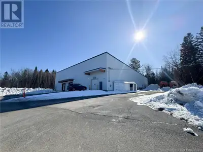 This 14,639-square-foot warehouse is ideal for storage and distribution, offering prime accessibilit...