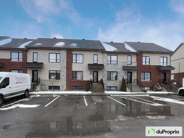 $499,999 - Townhouse for sale in St-Rémi — photo 1