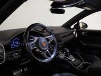 This exceptional 2022 Porsche Cayenne S Coupe is a local Ontario vehicle. Blending coupe-like style... (image 8)