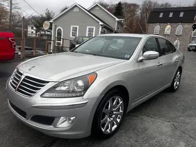 Beautiful Full size luxury 4 Dr sedan! 2012 Hyundai Equus - 5.0 L V8 engine ,8 speed transmission ,...