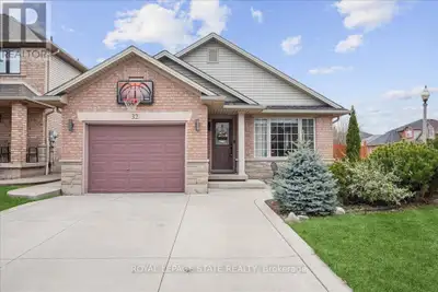 32 SONOMA LANE Hamilton (Stoney Creek), Ontario
