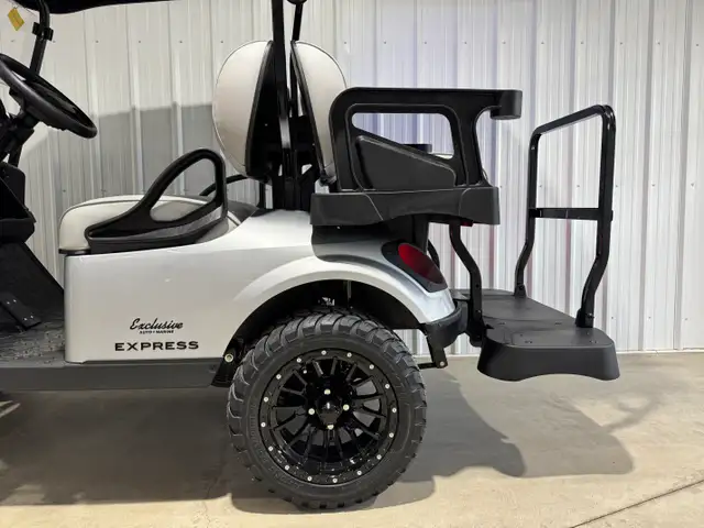 2026 EZGO EXPRESS S4 SUMMIT XT in ATVs in Vernon - Image 13