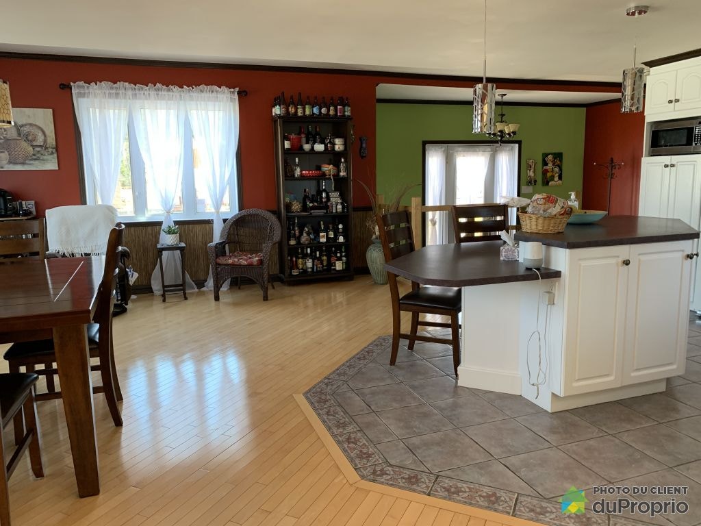 $399,000 - Bungalow for sale in Newport — photo 2