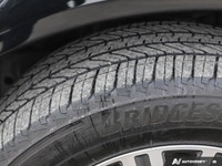 * Intelligent 4x4 system with a two-speed transfer case (4H and 4L) * 20-inch machine-finished alumi... (image 9)