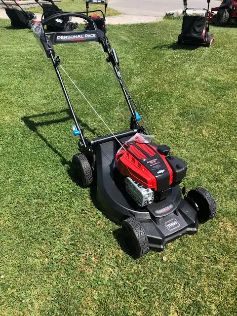 Toro 21" Super Recycler® Electric Start w/Personal Pace® & Smart in Lawnmowers & Leaf Blowers in Belleville - Image 3