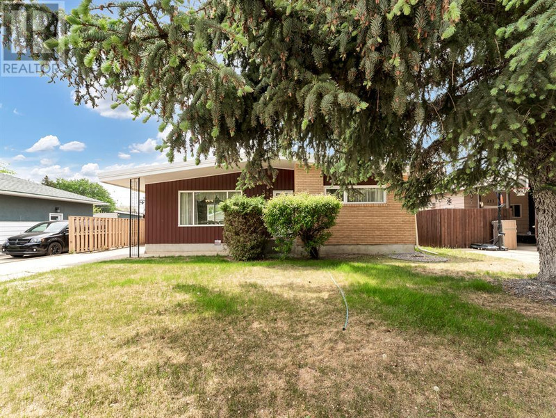 325 12 Street NE Medicine Hat, Alberta Houses for Sale Medicine Hat