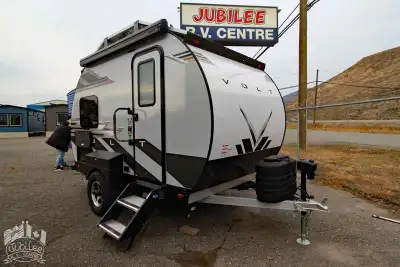 2024 Off-Grid Volt 1200 A cutting-edge, off-grid capable RV designed for efficiency, durability, and...