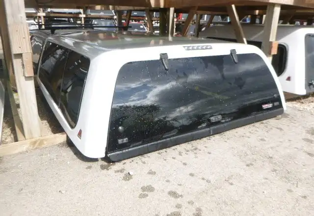 2007 - 2013 Chevrolet Silverado 6'6 CREW Cab 50 Olympic White in Other Parts & Accessories in Kitchener / Waterloo - Image 3