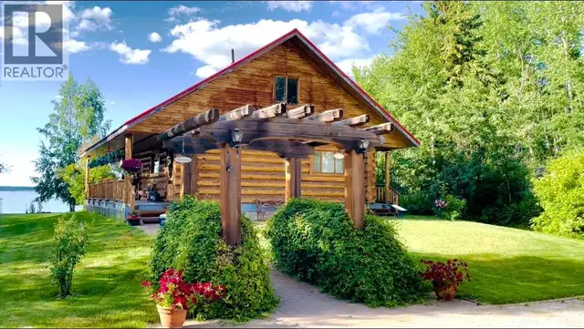 7008 YORK DRIVE Vanderhoof, British Columbia in Houses for Sale in Vanderhoof - Image 2