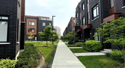 Price: $799,000 / $3,031/mo Luxurious and modern 3-bedroom, 3-washroom townhouse located in the hear...