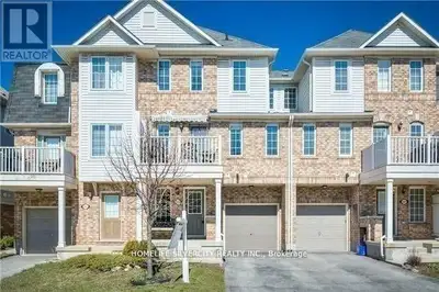 Spectacular 3 Br Town Home W/3 Parking, Attached Garage, Beautiful Kitchen W/ Breakfast Bar, 3 Bedro...