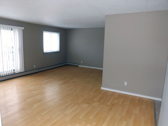 Central McDougall Apartment For Rent | Second Street Manor in Long Term Rentals in Edmonton