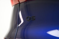 This Audi Q5 boasts a Intercooled Turbo Gas/Electric I-4 2.0 L/121 engine powering this Automatic tr... (image 7)