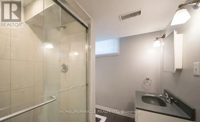 385 MOUNT PLEASANT ROAD Brantford, Ontario in Houses for Sale in Brantford - Image 24