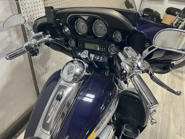 2012 Harley-Davidson CVO ULTRA LIMITED in Other in London - Image 8