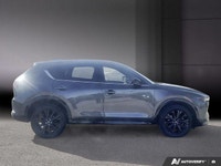 Le Mazda CX-5 GS AWD 2023 se distingue par son design raffiné et son allure sportive, fidèle au lang... (image 7)