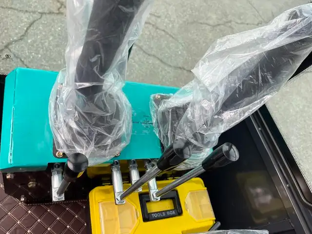 2024 agt Industrial Green QH13R Mini Excavator 420CC Gas Engine  in Heavy Equipment in Richmond - Image 40