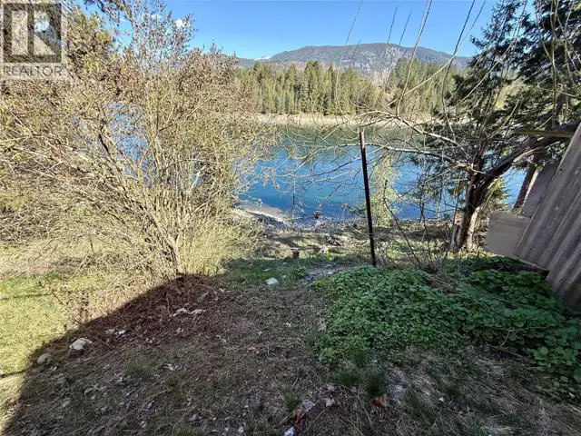 604 11th Street Castlegar, British Columbia in Land for Sale in Nelson - Image 4