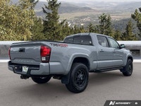 Experience the legendary durability and go-anywhere capability of the 2018 Toyota Tacoma SR5 Crew Ca... (image 4)