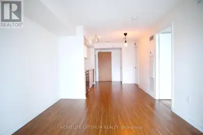 Welcome to this stylish 1 bedroom, 1 bathroom condo located at the heart of Toronto's vibrant CityPl...