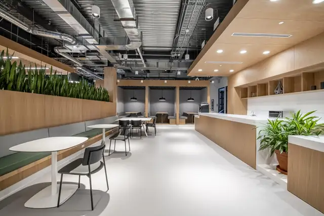 Beautifully designed office space rental for 4 persons in Spaces in Commercial & Office Space for Rent in Ottawa - Image 11