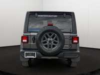 Cloth Low-Back Bucket Seats, Remote Start System, Heated Front Seats, Heated Steering Wheel, Uconnec... (image 4)