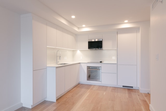 3460 Peel Street 3460 Peel Street — photo 1