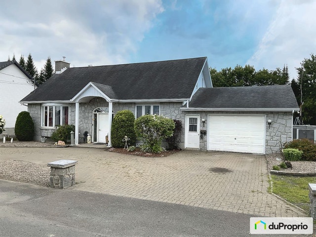 $599,900 - 1 1/2 Storey for sale in Drummondville (St-Nicéphore) — photo 1