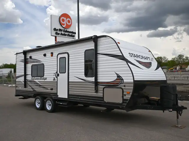 2018 Autumn Ridge Outfitter 23FB in Travel Trailers & Campers in St. Albert - Image 2
