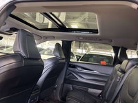 **MONTH-END SPECIAL!!! ****FORMER DAILY RENTAL** FEATURING : AWD, PANORAMIC ROOF, 7 PASSENGER SEATIN... (image 7)