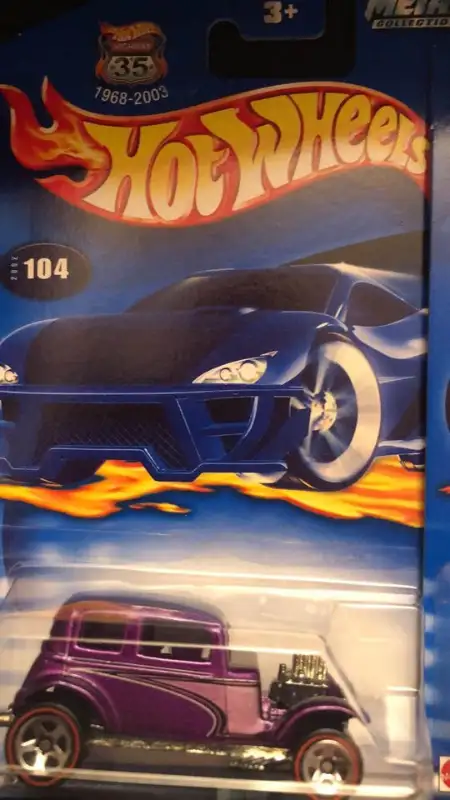 Hot Wheels Red Lines from 2002 to 2005 in Arts & Collectibles in Lethbridge - Image 4