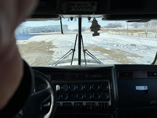 2006 KENWORTH T800 in Heavy Trucks in Kamloops - Image 32