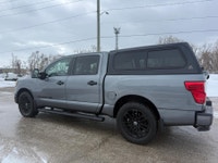 2018 NISSAN TITAN SV CREWCAB MIDNIGHT EDITION 4X4 CLEAN CARFAX PHENOMENAL SHAPE ONLY $202.66 WITH $0... (image 3)
