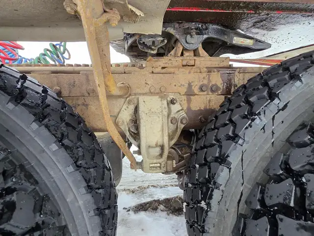 2012 PETERBILT 388 in Heavy Trucks in Saskatoon - Image 42