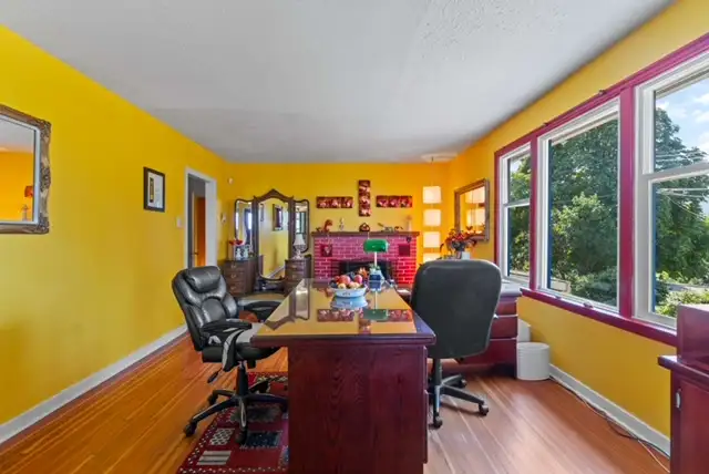 Red Oak Office Desk in Desks in Kamloops - Image 4
