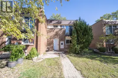 Welcome to Eastgate Estates! This charming two-storey townhouse offers 3+1 bedrooms, 1.5 bathrooms,...