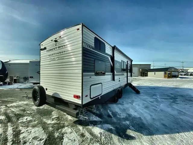 2025 EAST TO WEST Della Terra 250QB in Travel Trailers & Campers in Bedford - Image 10