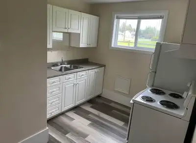 For Rent: 770 Riverside Drive – 1Bed/1Bath Apartment